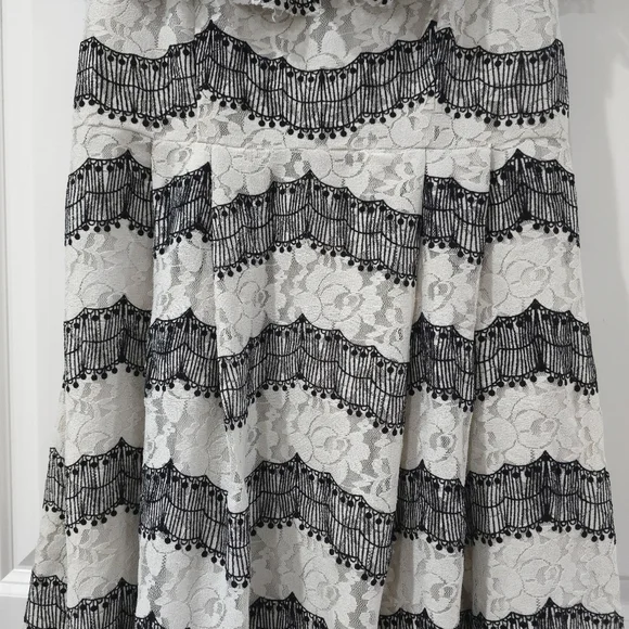 J.O.A. Revolve Tiered Off The Shoulder Lace Mini Dress in Nude Black, Size M - Picture 6 of 16